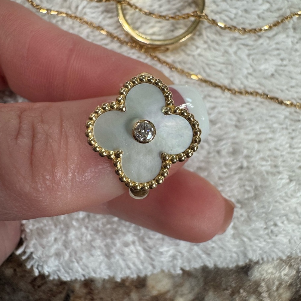 Van Cleef & Arpels Yellow Gold Mother Of Pearl and Diamond Vintage Alhambra Ring - Picture 2 of 6